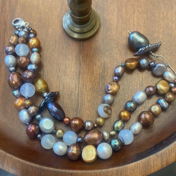 Pearl Artisan hand crafted triple strand genuine pearl bracelet - Picture 1 of 5